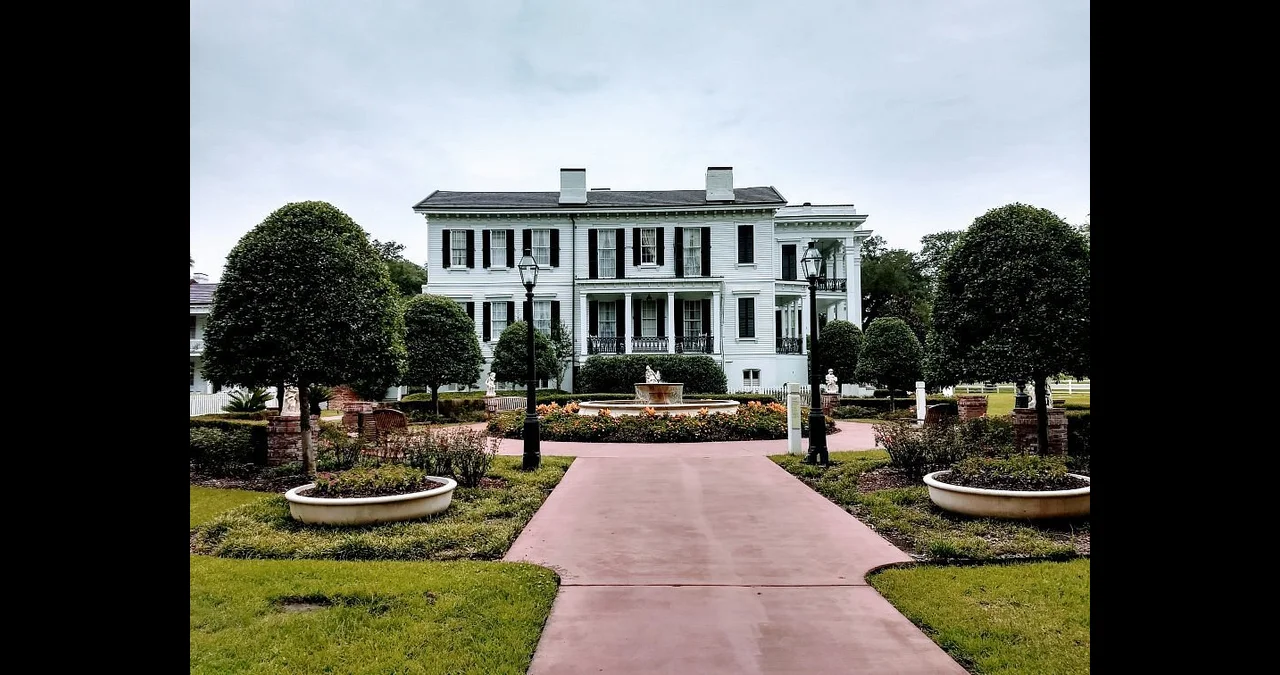 Nottoway Plantation: A Towering Legacy of the American South1