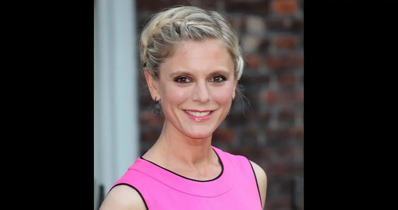 Emilia Fox: A Portrait of Talent, Resilience, and Grace Emilia Fox: A Portrait of Talent, Resilience, and Grace